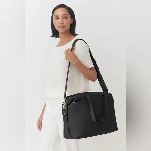 New Cuyana Overnight Leather Bag - Picture 8 of 9